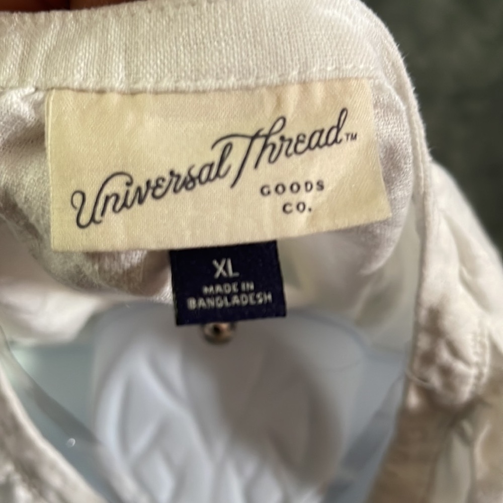 Size XL, Universal Thread brand - Picture 2 of 3